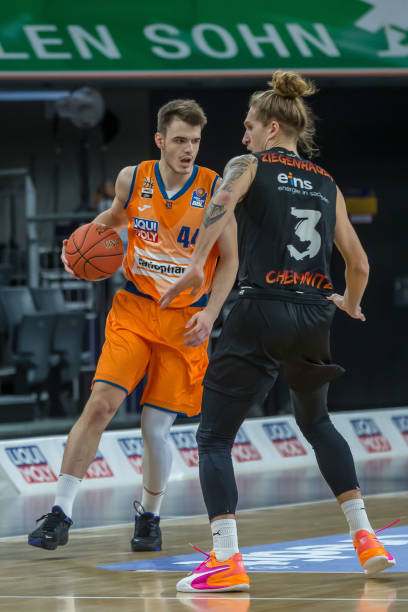 全面地了解 全面地了解